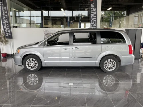 Chrysler Town & Country Touring 2015 — photo 4