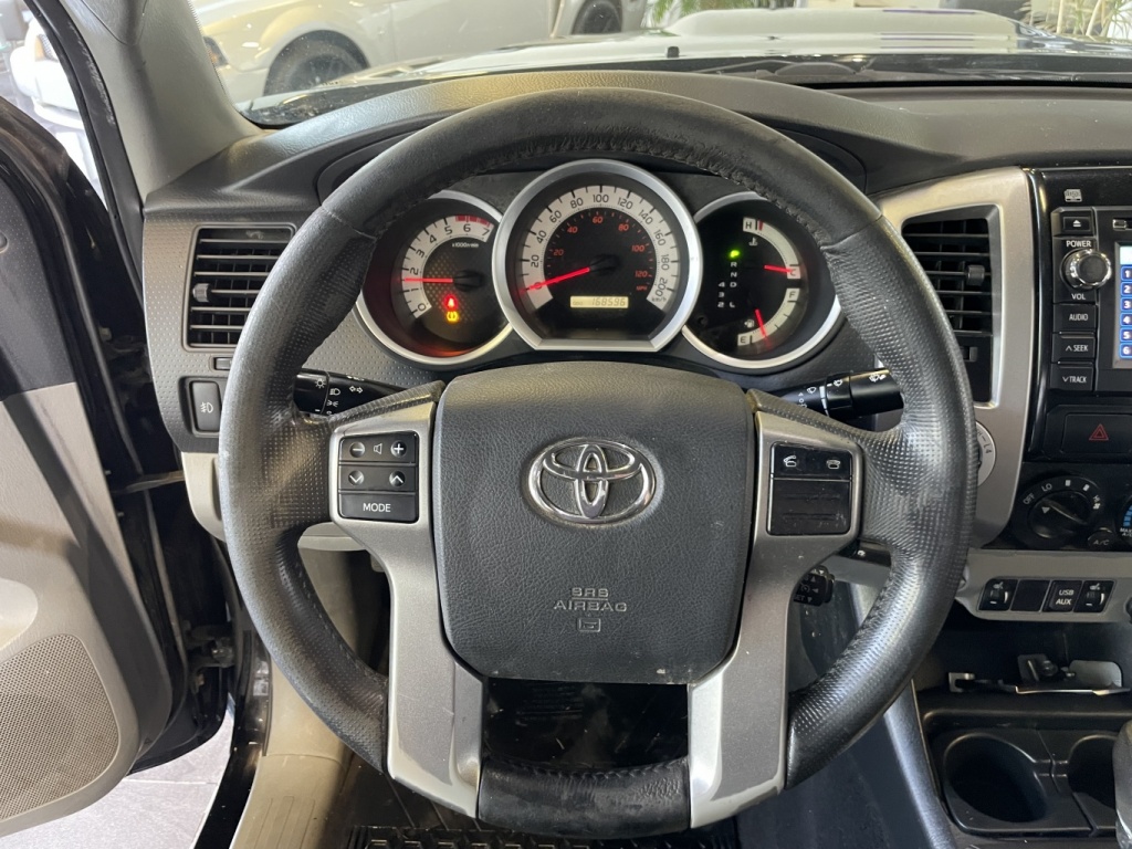 Toyota Tacoma  2013 — photo 16
