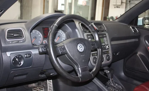 2009 VOLKSWAGEN EOS CONVERTIBLE — photo 10