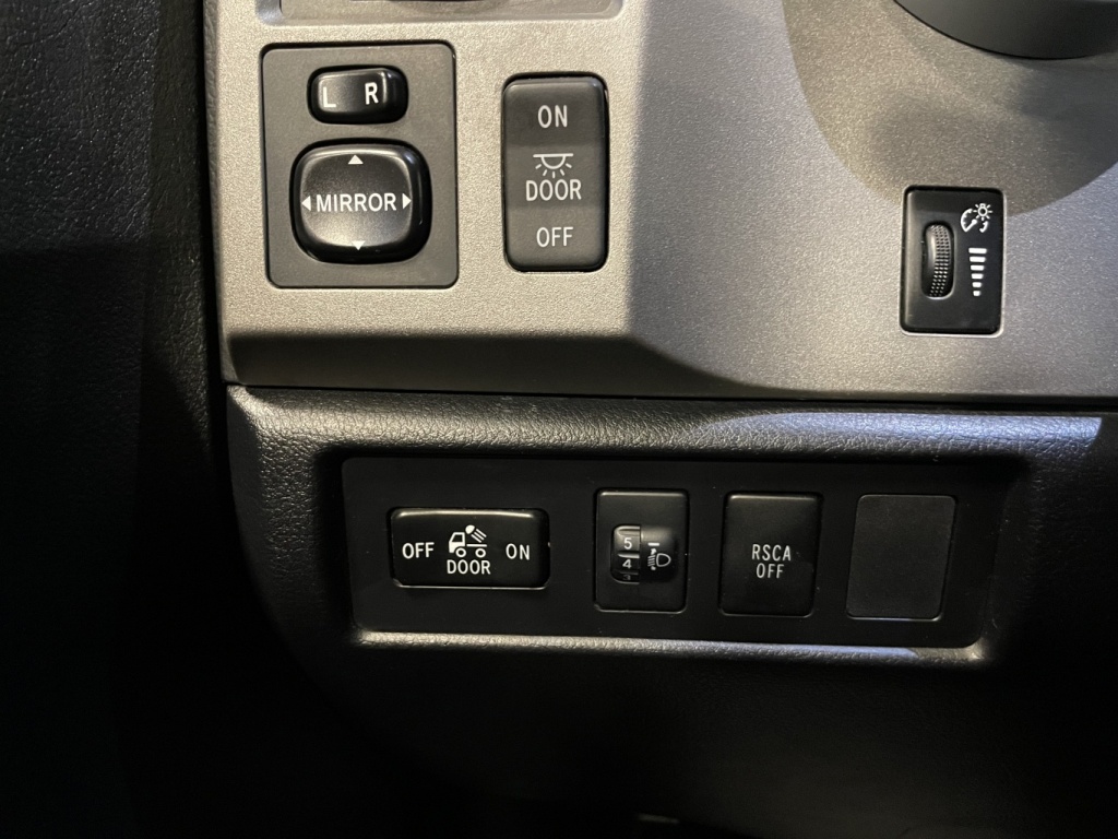 Toyota Tundra SR5 2010 — photo 27