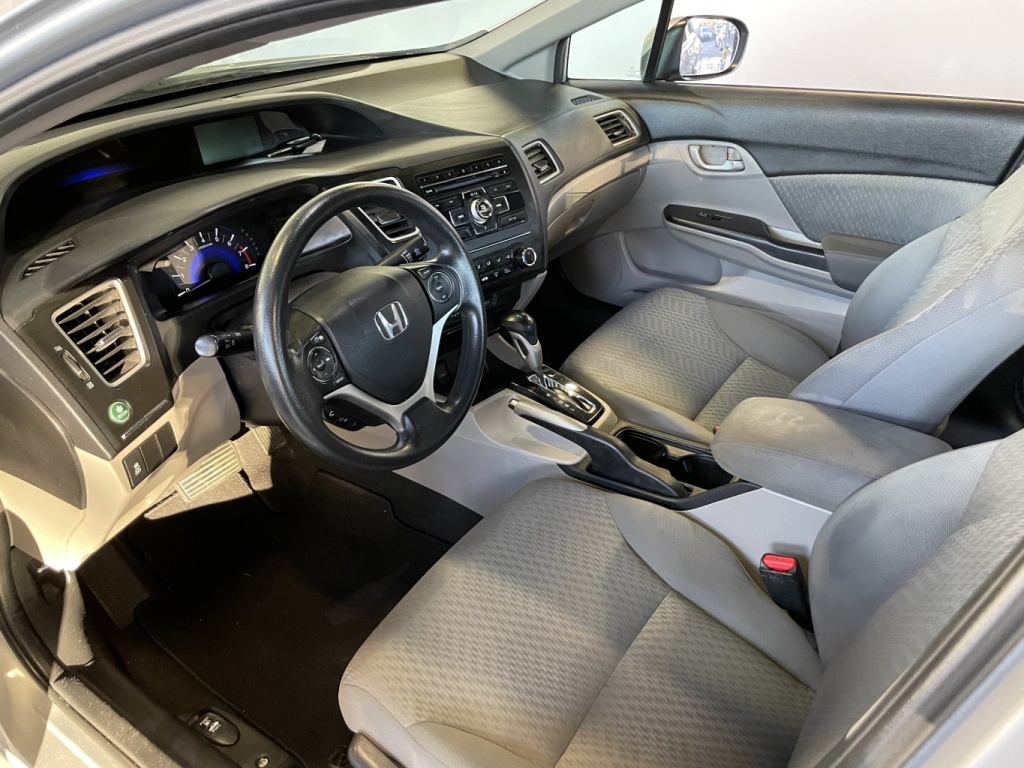 Honda Civic LX 2015 — photo 17