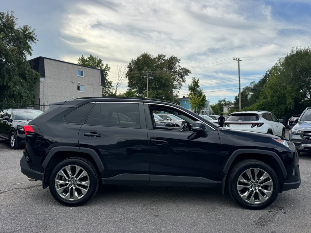 Toyota RAV4 XLE 2019 — photo 10