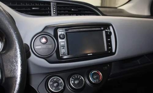 2016 TOYOTA YARIS — photo 10