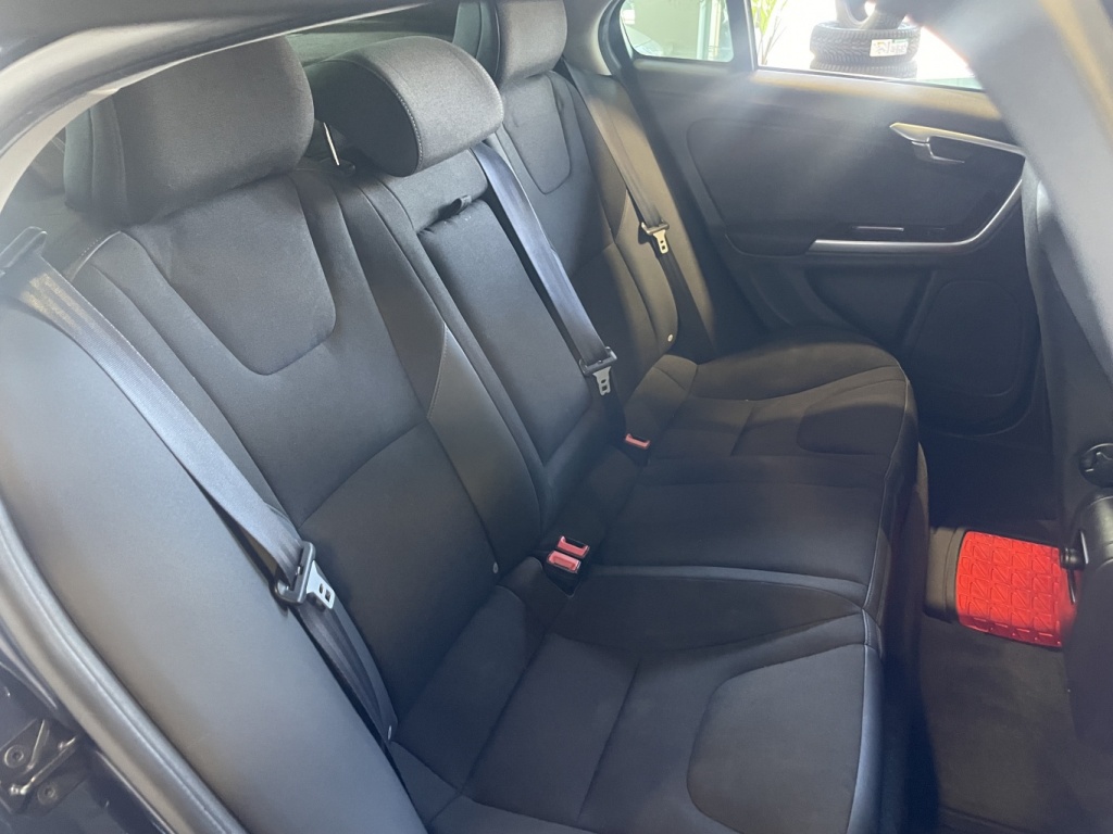 Volvo S60 T5 niveau I 2012 — photo 13