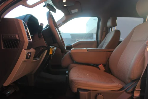 FORD F-150 — photo 12
