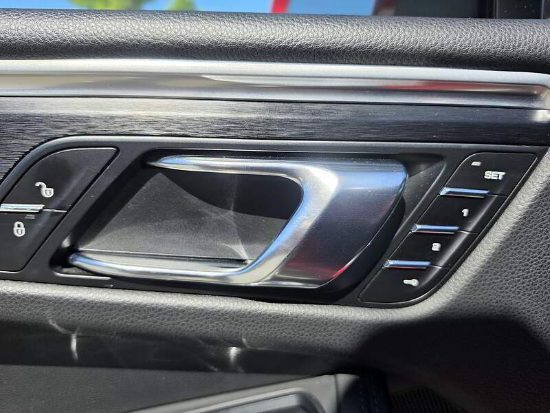 Porsche Macan 2018 GTS / AWD + TOIT + GPS + CAMERA + CUIR + BLUETOOTH + BAS KM +++ — photo 26
