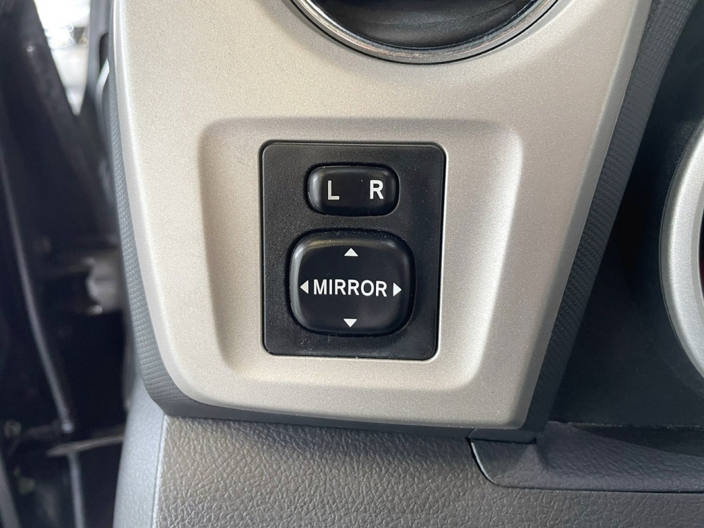 Toyota Matrix  2012 — photo 19