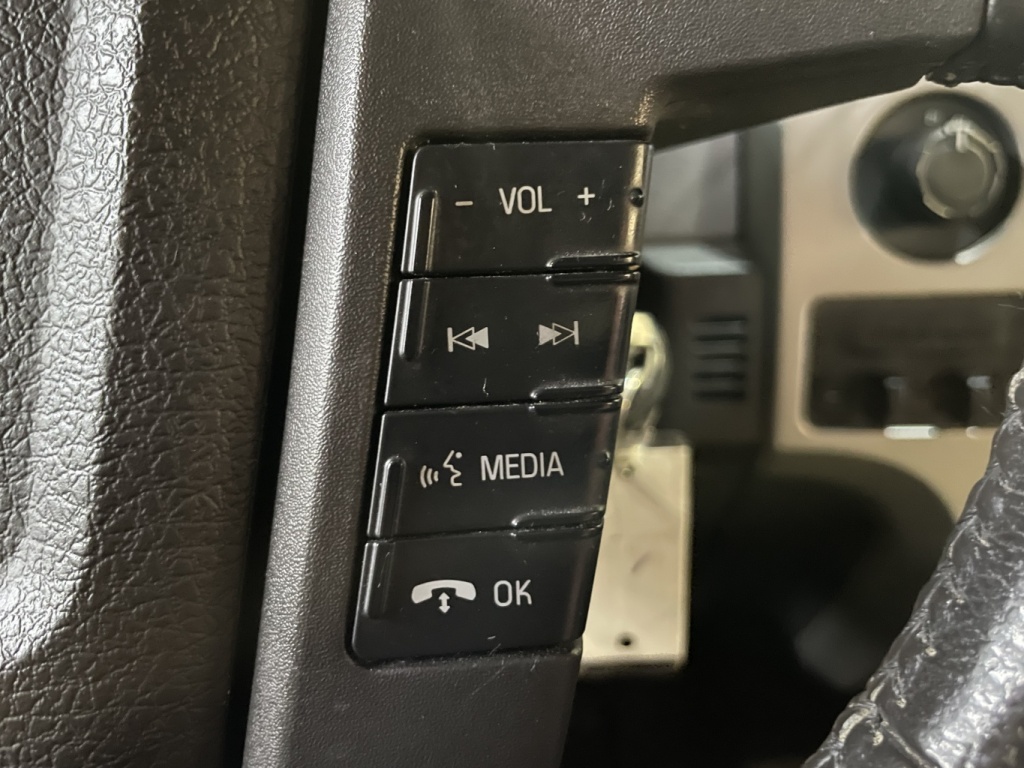 Ford F-150 Lariat 2014 — photo 23
