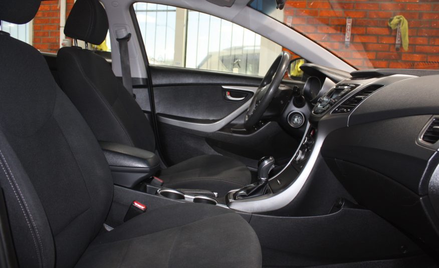 2015 HYUNDAI ELANTRA GL — photo 8