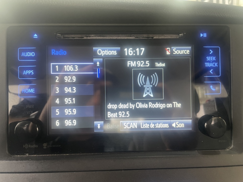 Toyota Sienna LE 2015 — photo 28