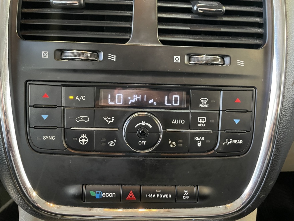 Dodge Grand Caravan Multiplaces 2015 — photo 24
