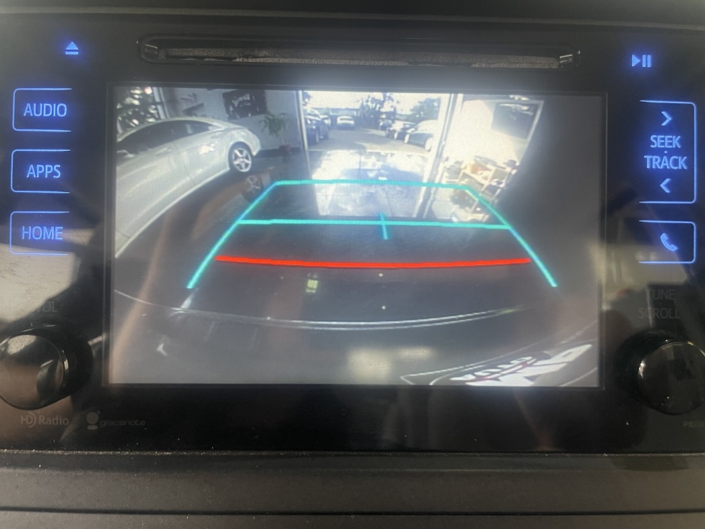 Toyota Sienna LE 2015 — photo 29