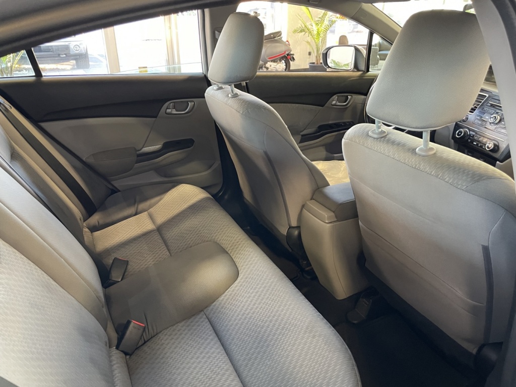 Honda Civic LX 2015 — photo 13