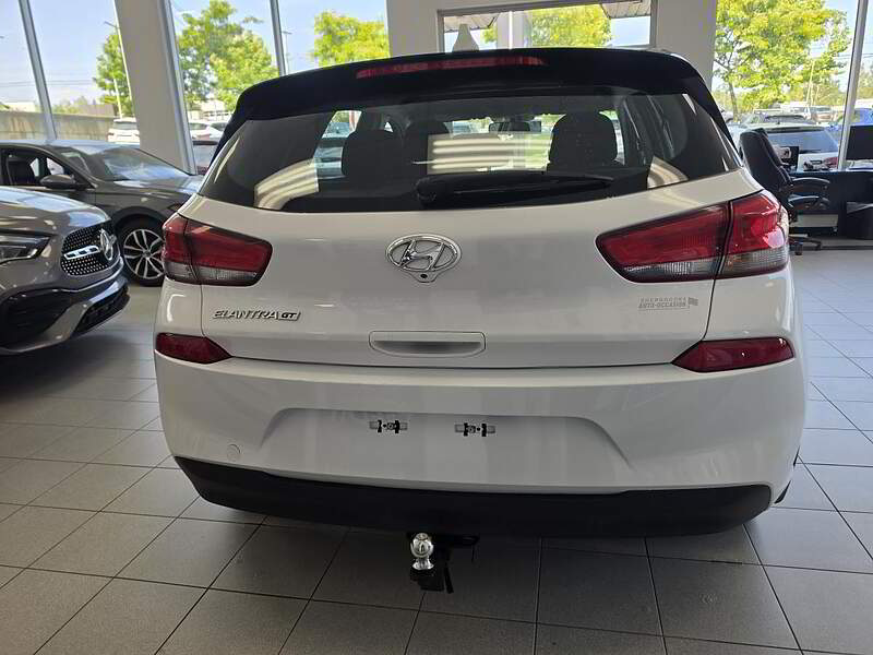Hyundai Elantra GT 2018 GL / AUTO + CAMERA + BLUETOOTH + BAS KM ++++ — photo 6