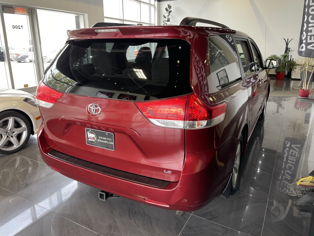 Toyota Sienna LE 2014 — photo 6