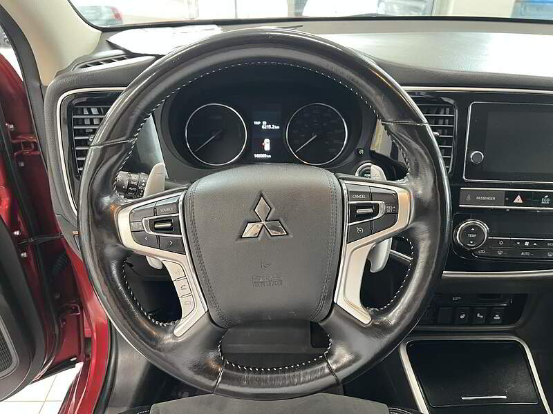 Mitsubishi Outlander PHEV 2019 GT / + AUTO + TOIT + CAMERA + BLUETOOTH + BAS KM ++++ — photo 13