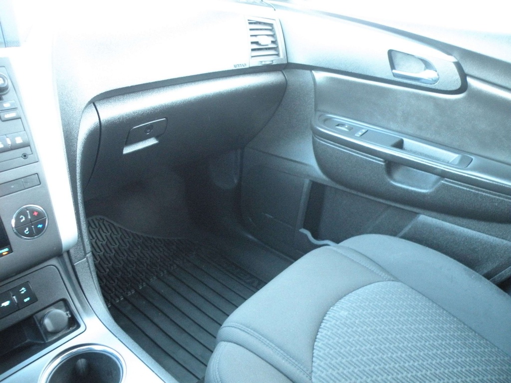 Chevrolet Traverse 2LT 2011 — photo 24
