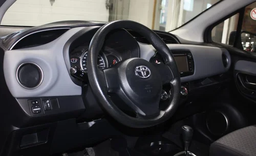 2016 TOYOTA YARIS — photo 9