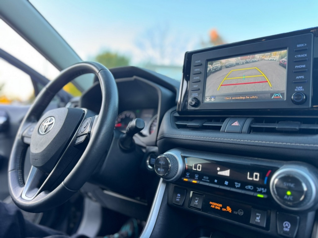 Toyota RAV4 XLE 2022 — photo 10
