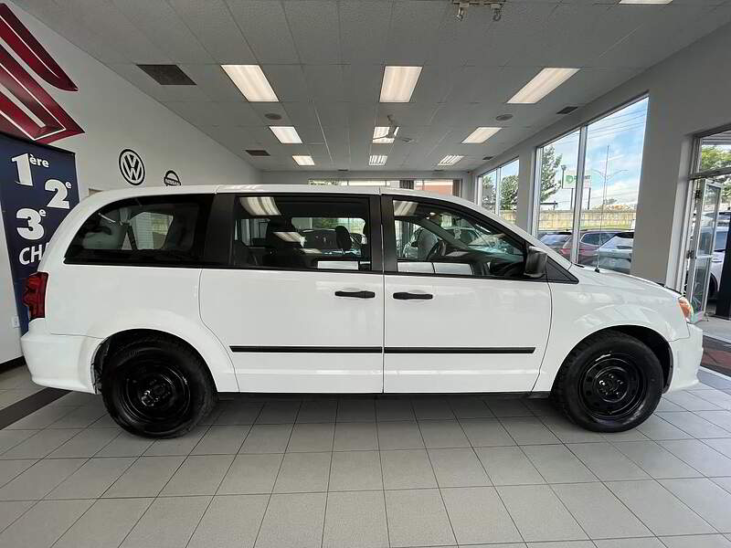 Dodge Grand Caravan 2017 Ensemble Valeur plus familiale 4 portes — photo 5