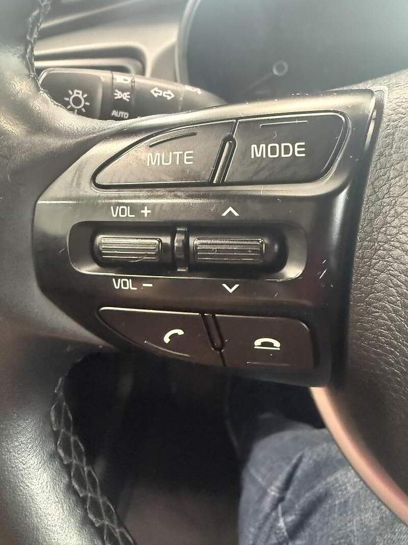 Kia Rio5 2019 LX / MANUEL + CAMERA + BLUETOOTH + BAS KM ++++ — photo 14