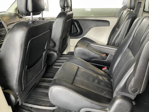 Chrysler Town & Country Touring 2015 — photo 12