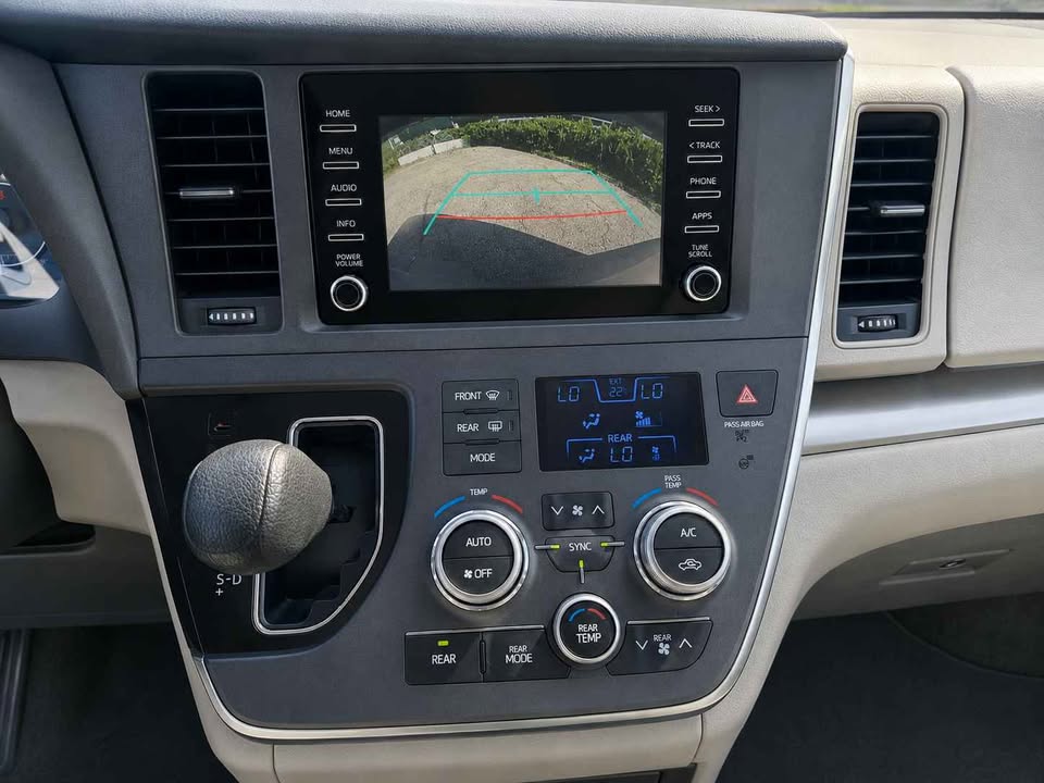 2018 Toyota Sienna l – 7 passagers — photo 8