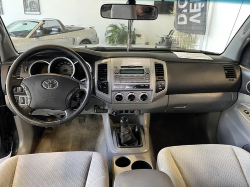 Toyota Tacoma  2010 — photo 11