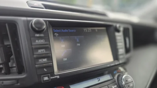 Toyota RAV4 Limitée 2017 — photo 23
