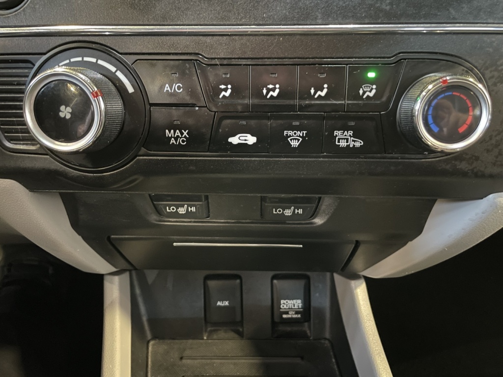 Honda Civic LX 2015 — photo 27