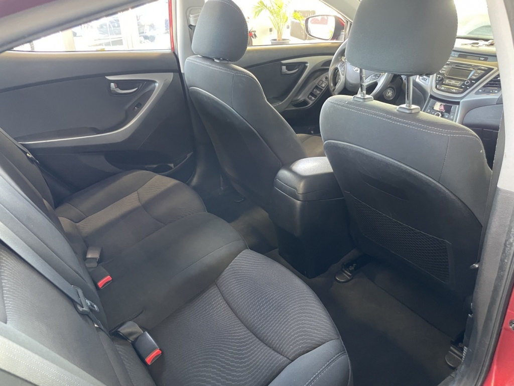 Hyundai Elantra GL 2016 — photo 14