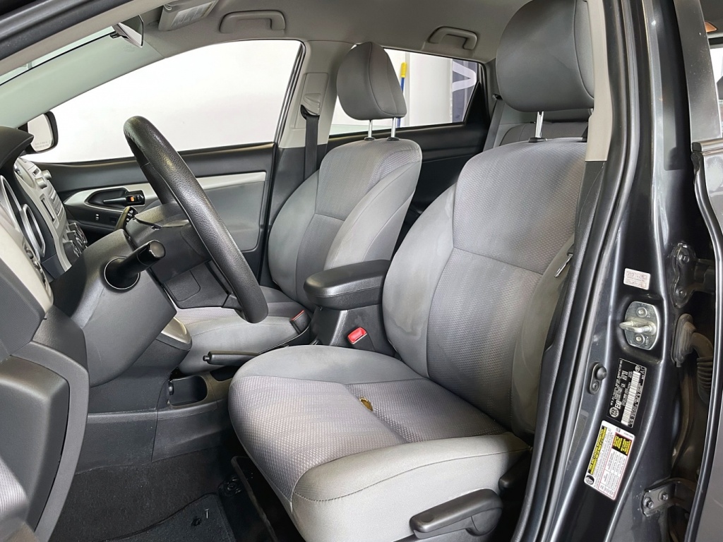 Toyota Matrix  2012 — photo 14