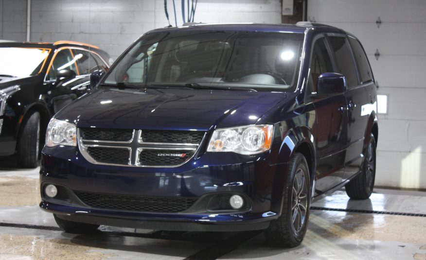 2017 DODGE GRAND CARAVAN SXT PRENIUM PLUS — photo 3