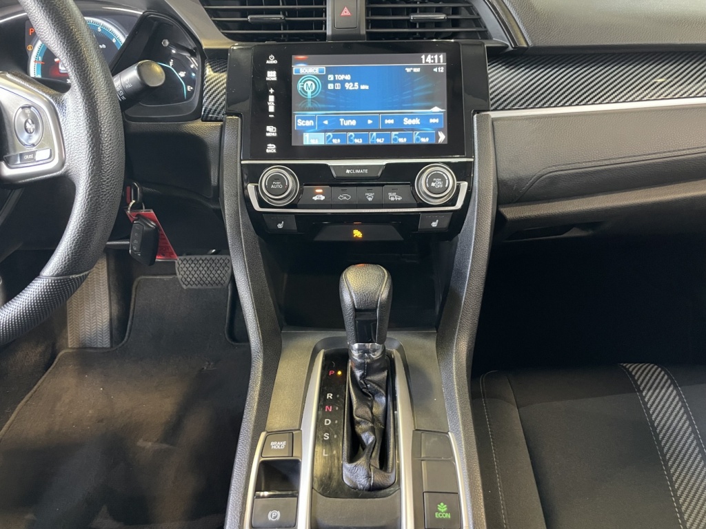 Honda Civic LX 2016 — photo 25