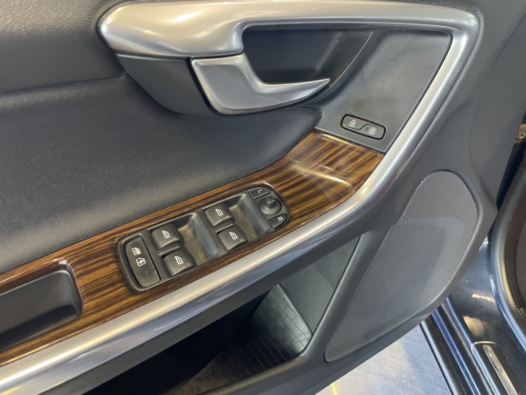 Volvo S60 T5 niveau I 2012 — photo 19
