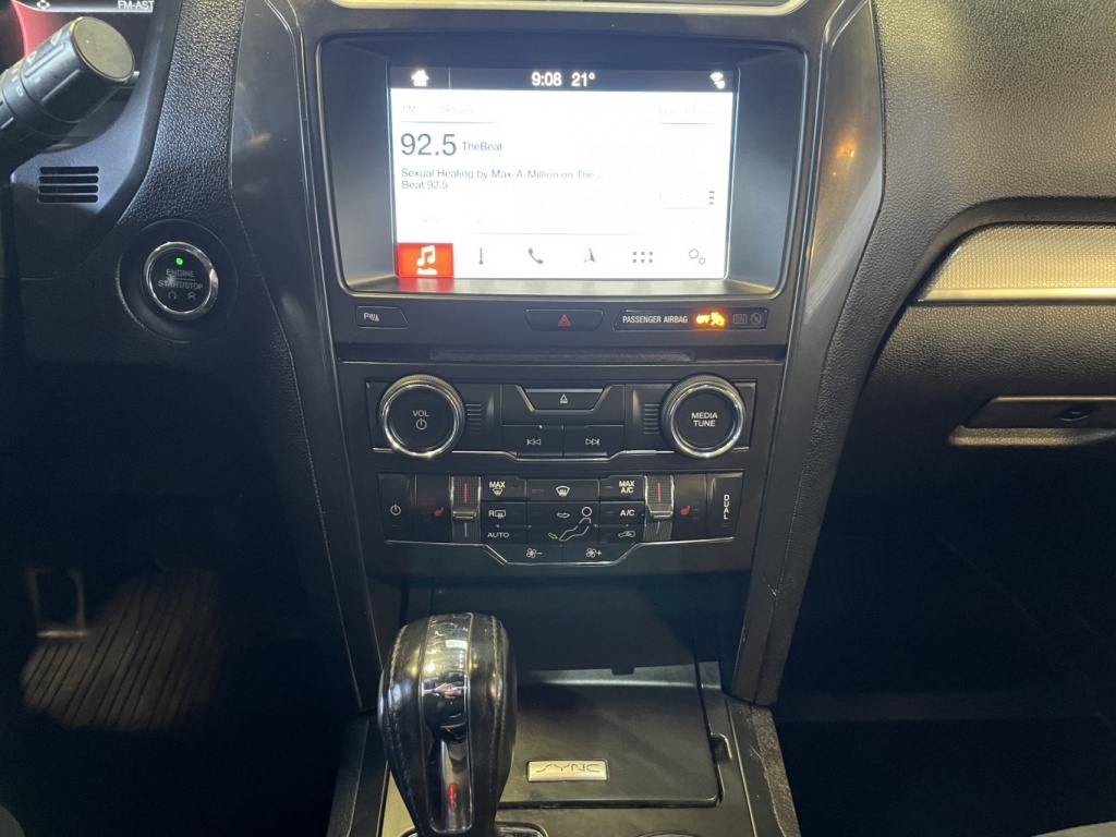Ford Explorer XLT 2018 — photo 27