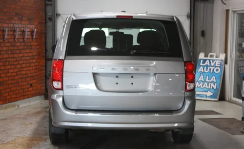 2015 DODGE GRAND CARAVAN STOW AND GO — photo 5