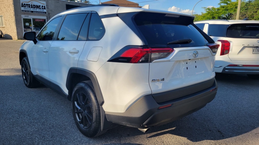 Toyota RAV4 LE 2020 — photo 7