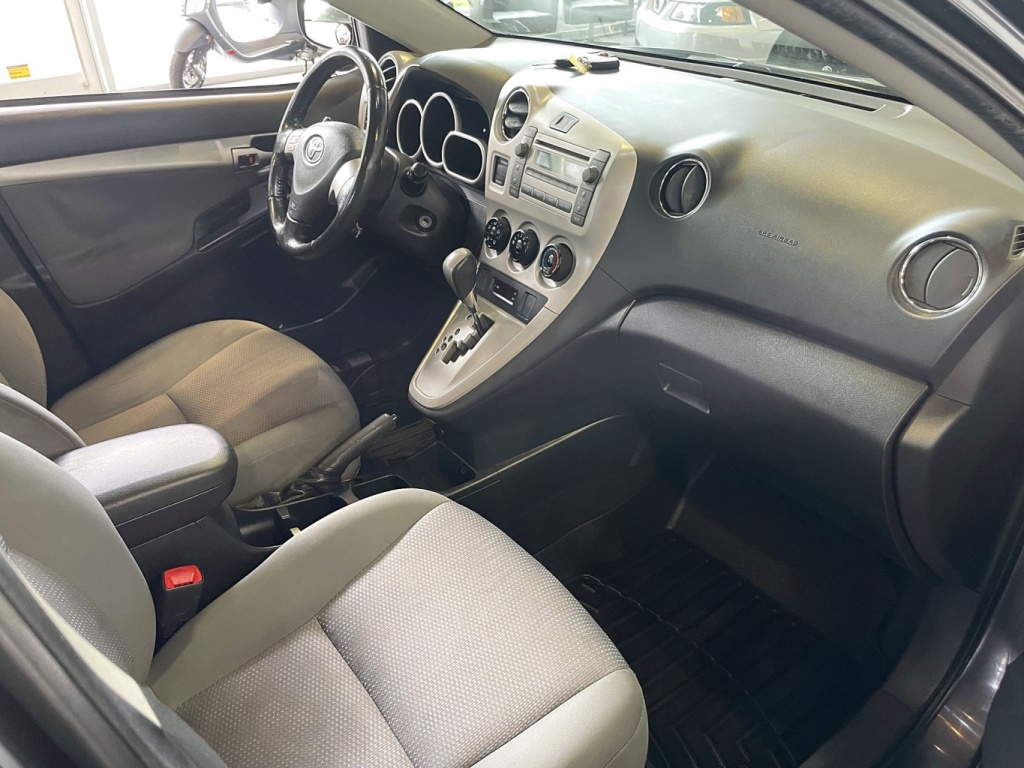 Toyota Matrix XR 2010 — photo 14