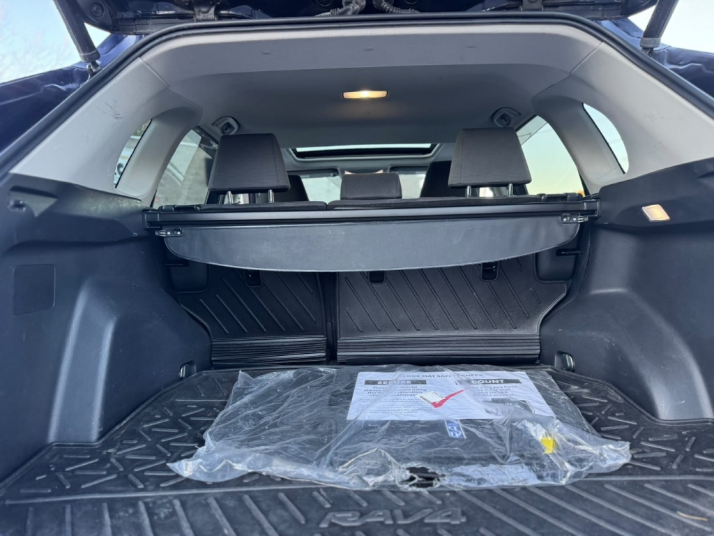 Toyota RAV4 XLE 2022 — photo 6