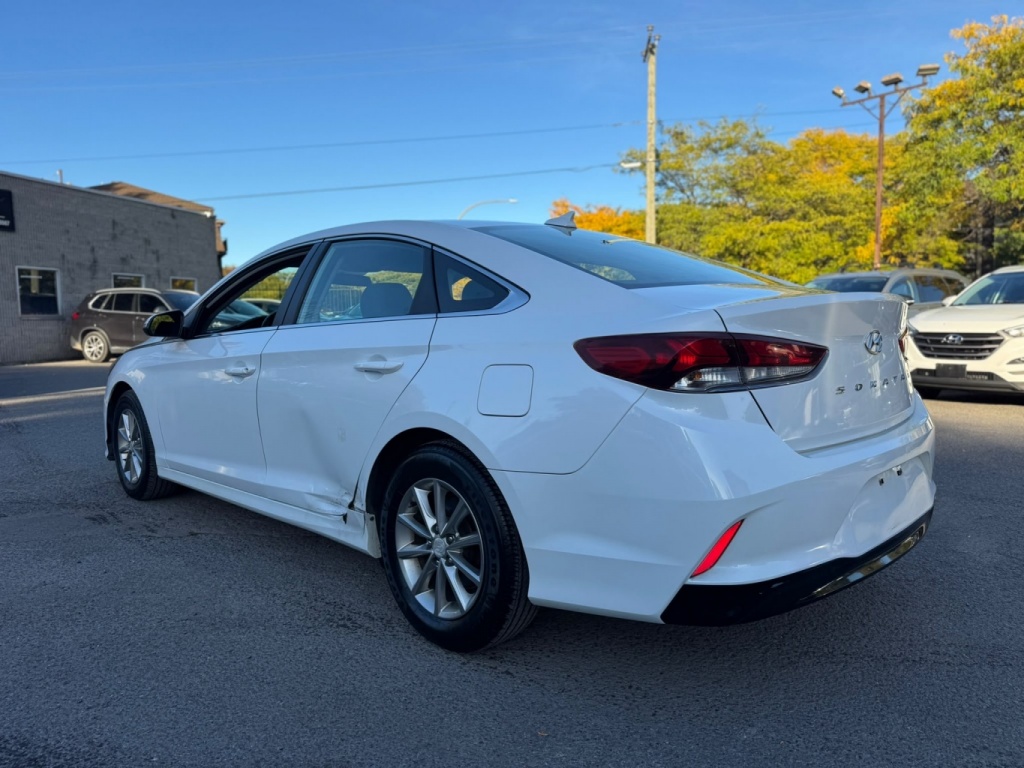 Hyundai Sonata GL 2018 — photo 11