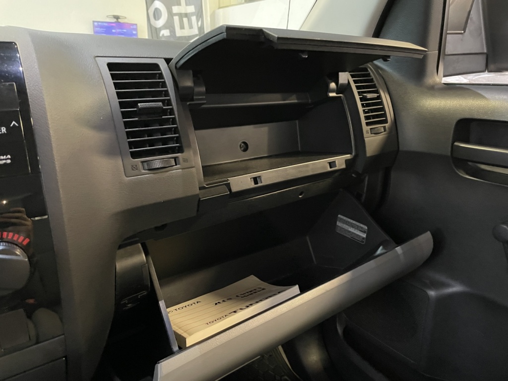 Toyota Tundra DLX 2008 — photo 18
