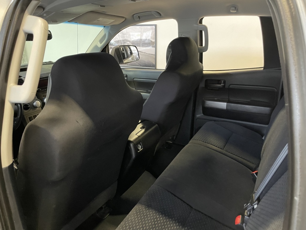 Toyota Tundra SR5 2010 — photo 11