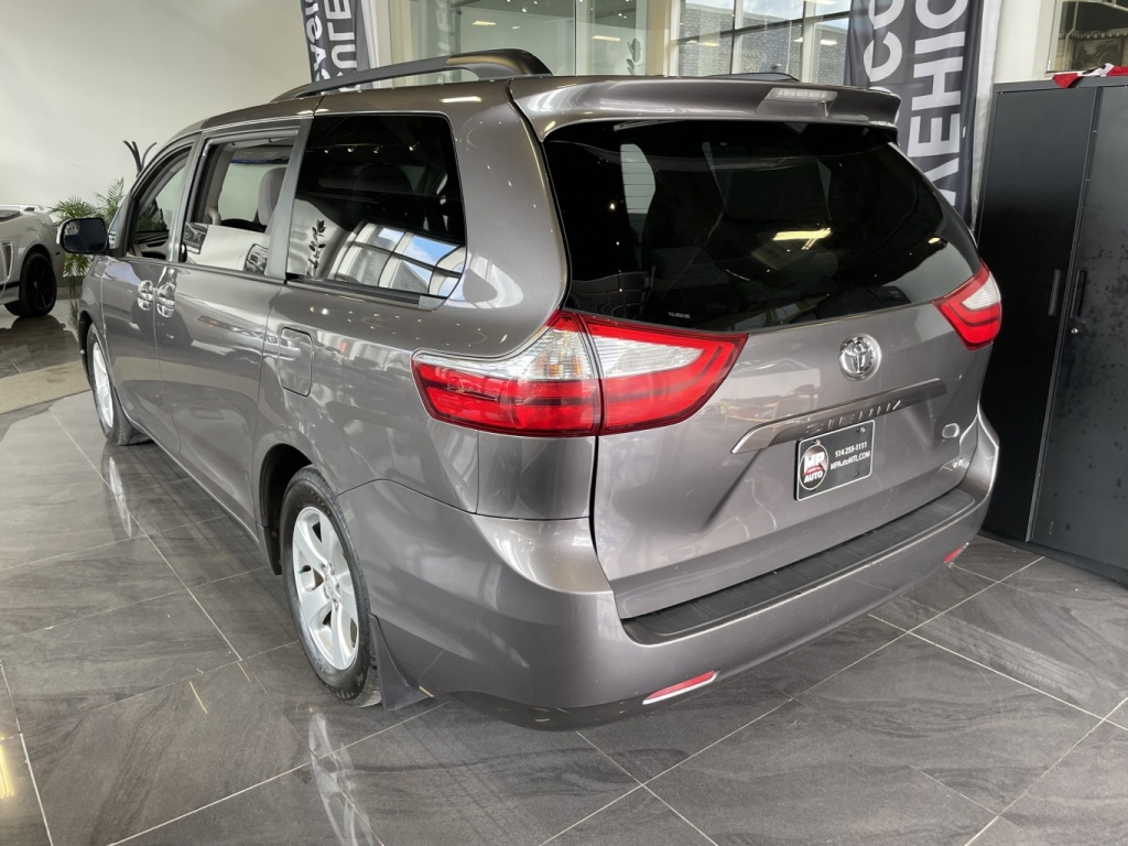 Toyota Sienna LE 2015 — photo 4