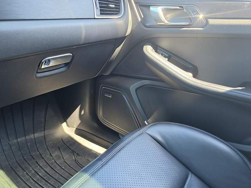 Porsche Macan 2018 GTS / AWD + TOIT + GPS + CAMERA + CUIR + BLUETOOTH + BAS KM +++ — photo 23