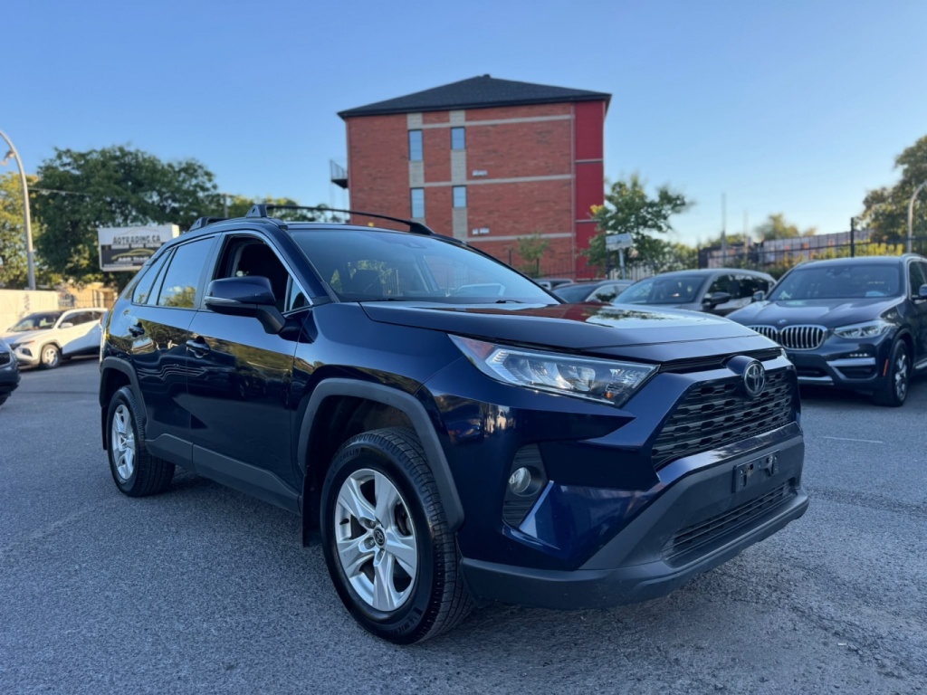 Toyota RAV4 XLE 2021 — photo 18