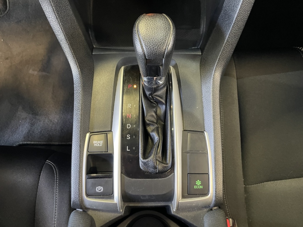 Honda Civic LX 2016 — photo 23