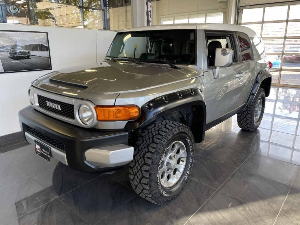 Toyota FJ Cruiser  2011