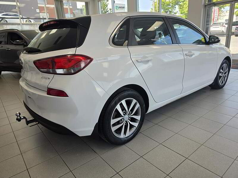 Hyundai Elantra GT 2018 GL / AUTO + CAMERA + BLUETOOTH + BAS KM ++++ — photo 5