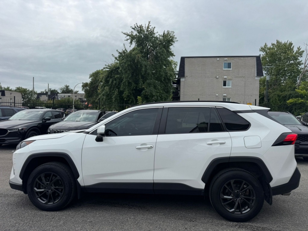 Toyota RAV4 LE 2020 — photo 6